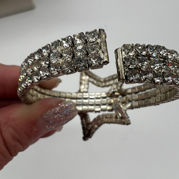 Vintage Rhinestone Star Stretch Bracelet – Silver Tone Statement Cuff Style - Picture 3 of 8